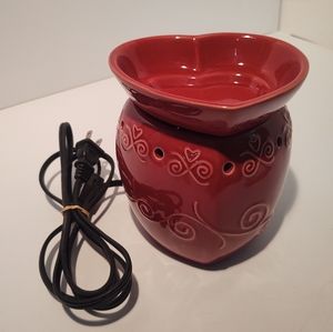 Scentsy Full Size Warmer - Hugs & Kisses Valentine's Red Heart Shaped, RETIRED.